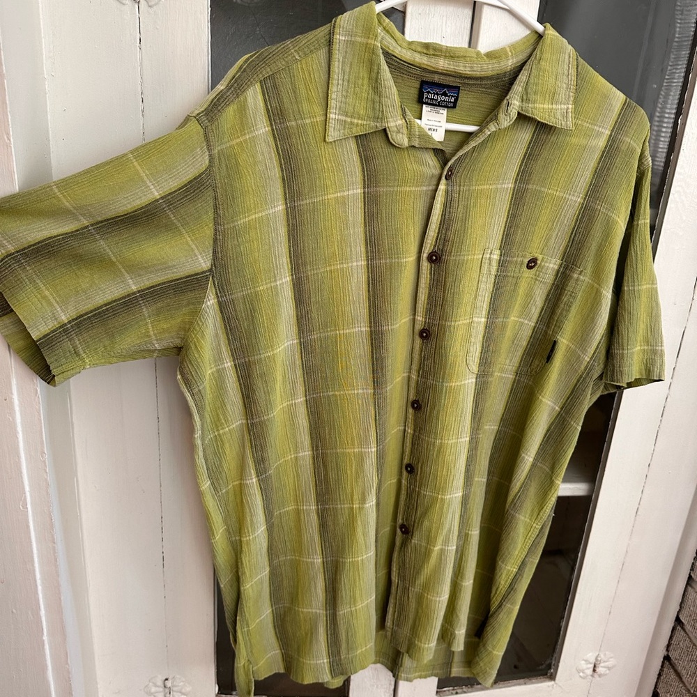 Patagonia Men’s A/C shirt short sleeve button down size large